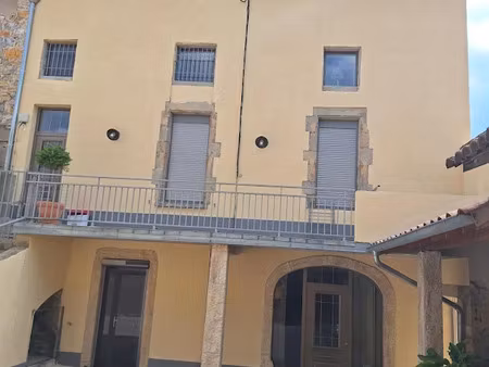 location meublée appartement 3 pièces 131 m² à saint-privat (07200)  1 150 €