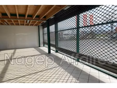 location locaux professionnels 0 pièces à gannat (03800)  6 480 €