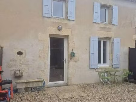 vente immeuble à vervant (17400) : à vendre / 295m² vervant