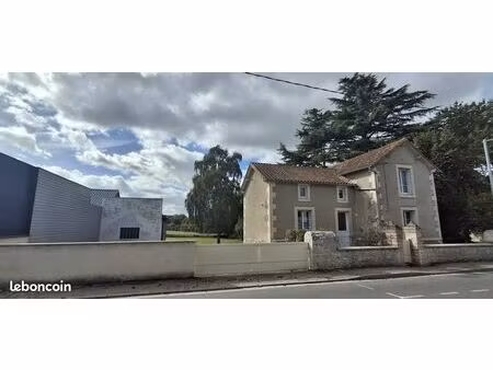 maison 5 pièces 105m² avec garage séparé et terrain