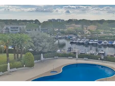 mandelieu - beau 3/4p traversant de 105m²  2 terrasses  cave + parking sous-sol. piscine.