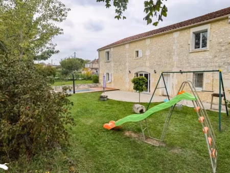 vente maison 5 pièces 205 m² à bourg-charente (16200)  249 500 €
