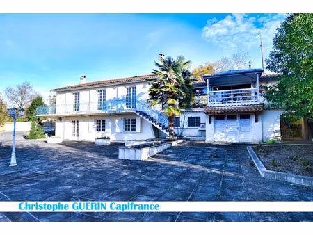 vente maison 8 pièces 250 m² à vouharte (16330)  245 000 €