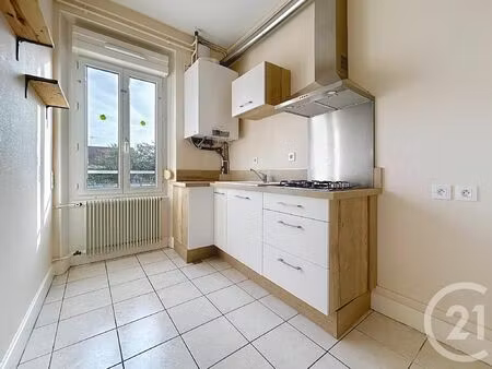 location appartement 2 pièces 47m² la chapelle st luc 10600