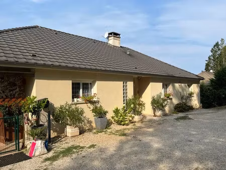 vente maison 8 pièces 205 m² à saint-cyr-la-roche (19130)  286 700 €