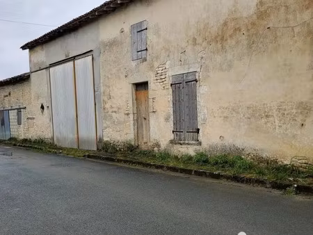 vente immeuble à matha (17160) : à vendre / 193m² matha