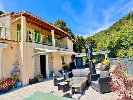 vente maison 5 pièces 121 m² à castellar (06500)  799 000 €