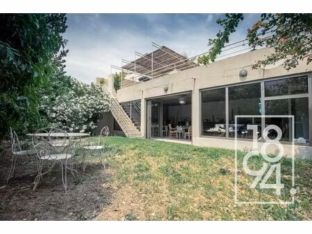 villa de luxe à vendre dans le quartier baille