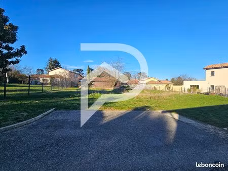 terrain 722 m² neyron