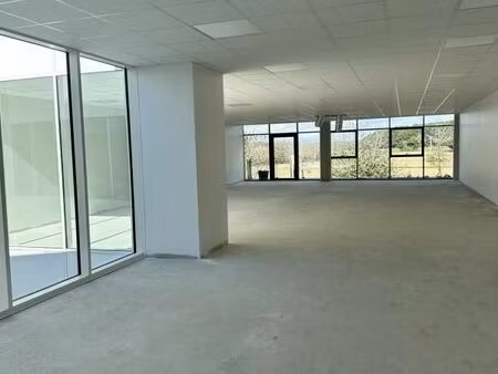 bureaux 139 m²