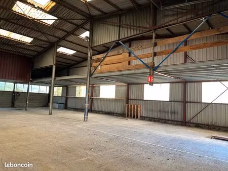 local industriel 404 m²