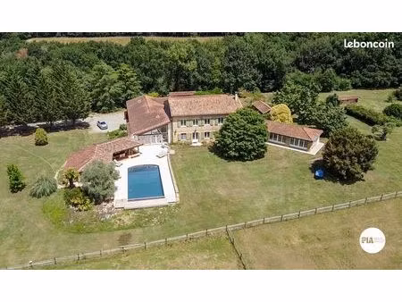 inconnu 17 pièces 610 m²