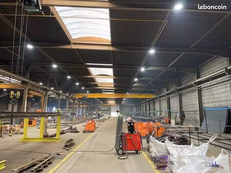 local industriel 4 560 m²