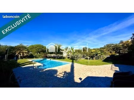 villa 8 pièces 357 m²