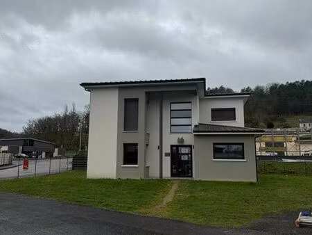 bureaux 122 m² terrasson lavilledieu