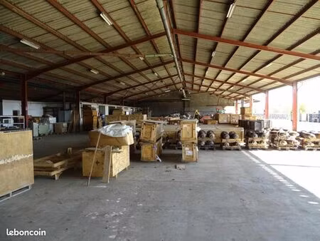 local d'activité 1 600 m²