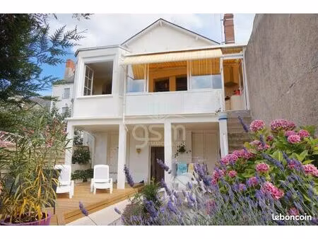 immeuble 230 m² sainte-maure-de-touraine