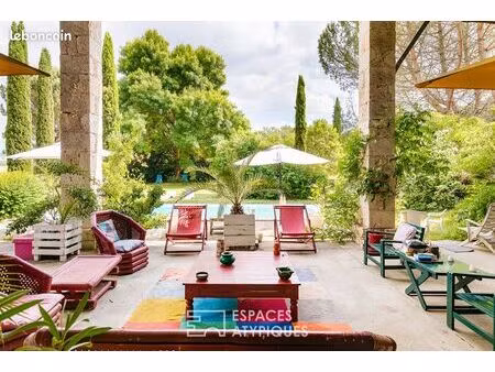 propriété 8 pièces 260 m²