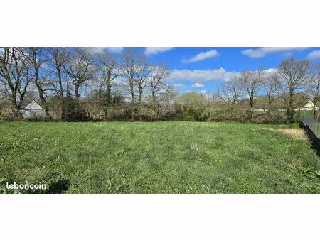 terrain 1404 m² locunolé