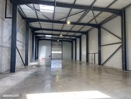 local industriel 560 m²