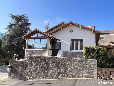 villa 9 pièces 115 m²
