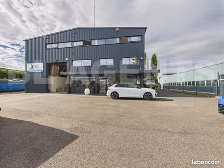 local industriel 1 468 m²