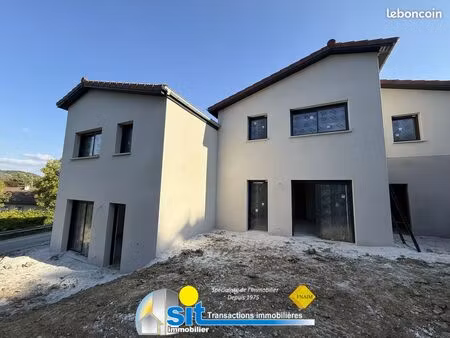 villa 5 pièces 81 m²