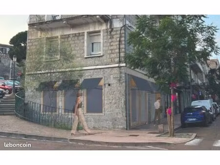 emplacement numéro 1  local commercial ctre porto vecchio