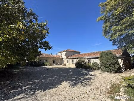 propriété 10 pièces 370 m²