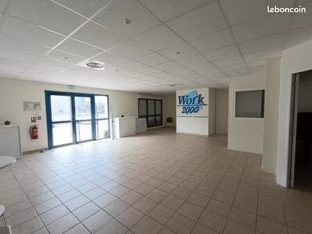 bureaux 102 m²