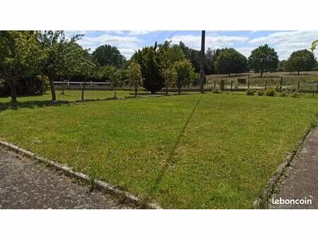 terrain constructible 642m²