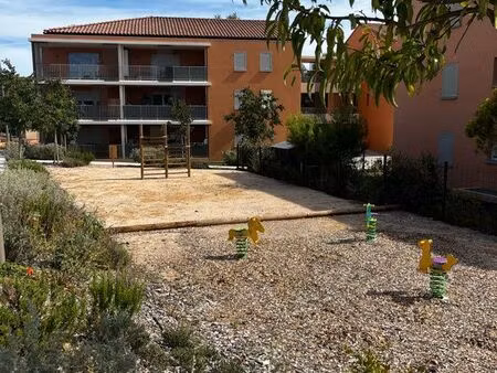 t3 récent avec terrasse et parking – parc velenna– venelles