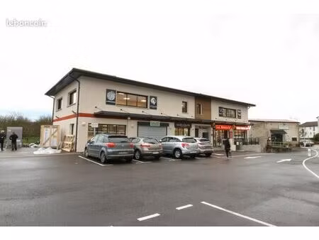 local commercial 55 m² saint-romans