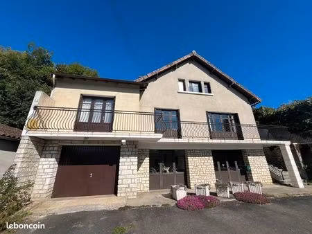 maison de ville 11 pièces 250 m²