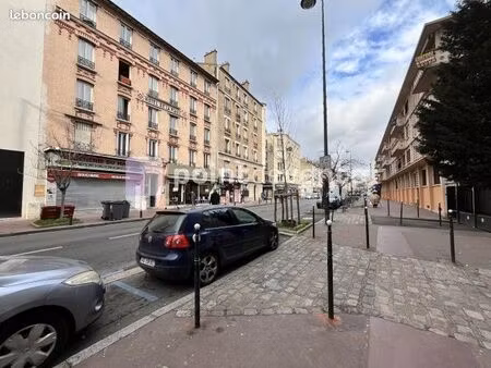 commerce santé 102 m²