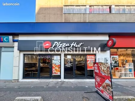 local restaurant 100 m²