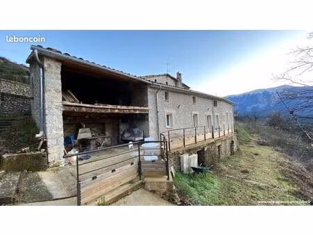 ferme 10 pièces 200 m²