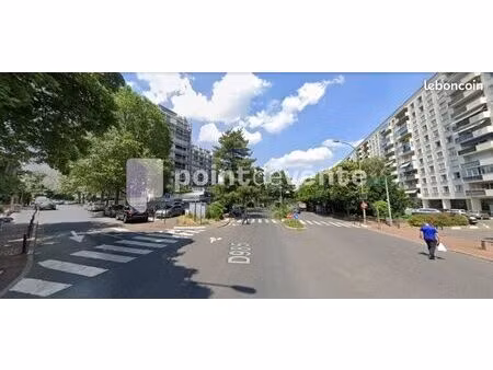 local commercial 79 m²