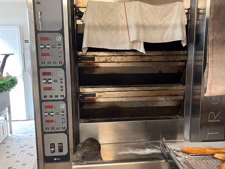 boulangerie 90 m² forges les eaux