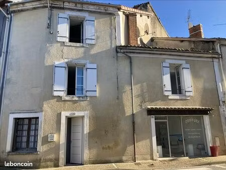 immeuble 102 m² lisle