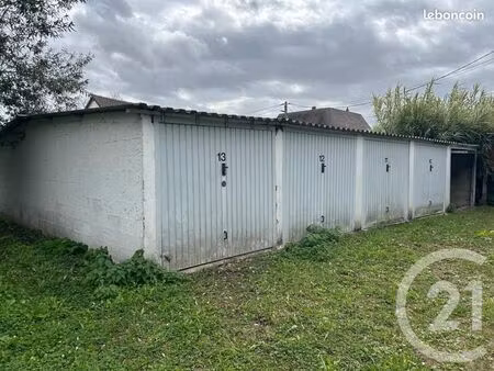 garage/box 210 m² beauvais