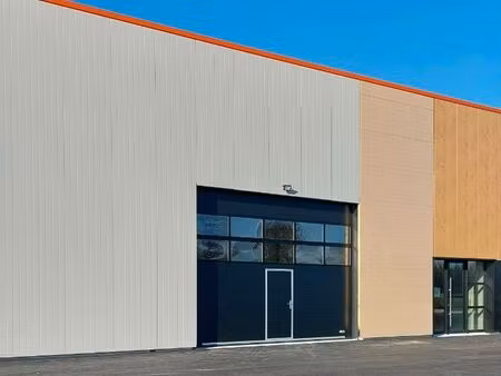 local 270 m² le lion d angers