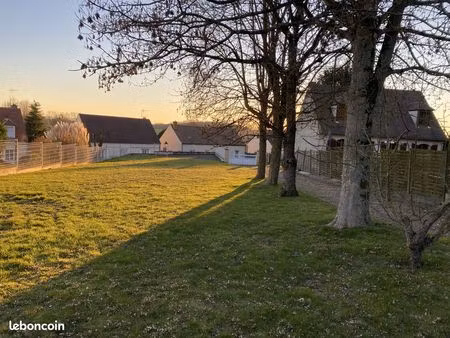 terrain 700 m² jonquières