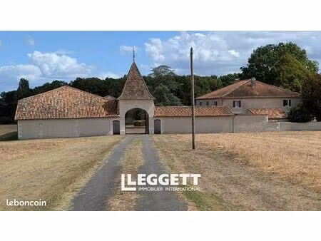 maison 8 pièces 341 m²