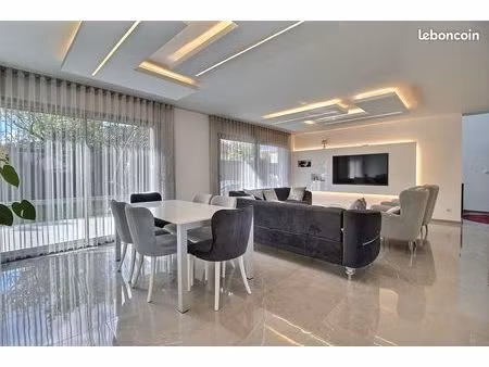 maison 6 pièces 158 m²