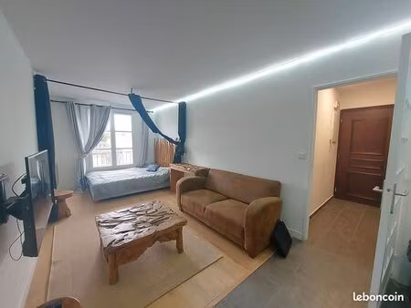 studio 1 pièce 27 m²