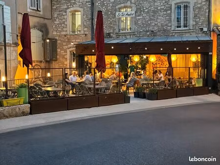 joyau provençal à saisir : restaurant de charme avec vue panoramique à bonnieux (luberon)