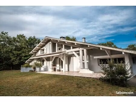 maison familiale avec dépendance (nouvelles photos)