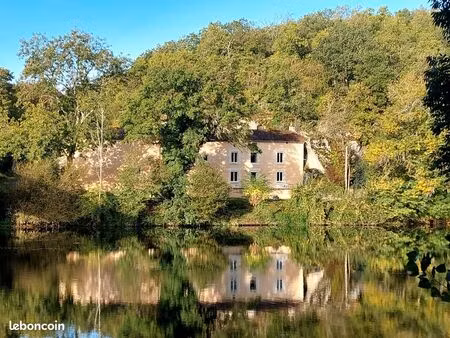 maison atypique aux abords de la vienne