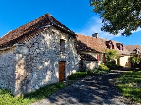 propriété de caractère avec maison  grange  grangette  jardins et terrain
